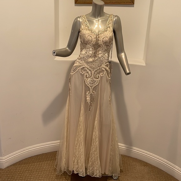 Sue Wong Nocturne Formal Beaded Ivory Gown Size 4 - Picture 4 of 15